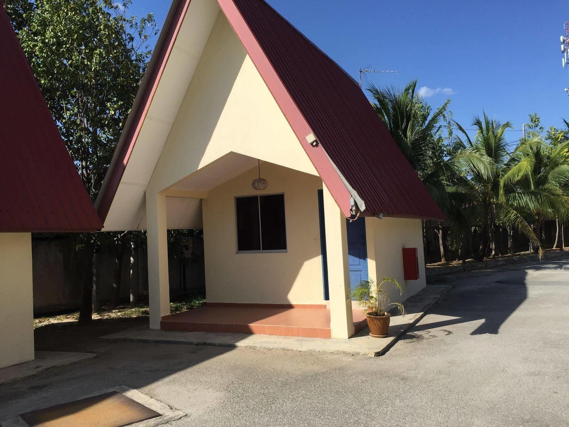 Adina Drive In Motel Λανγκάουι Εξωτερικό φωτογραφία