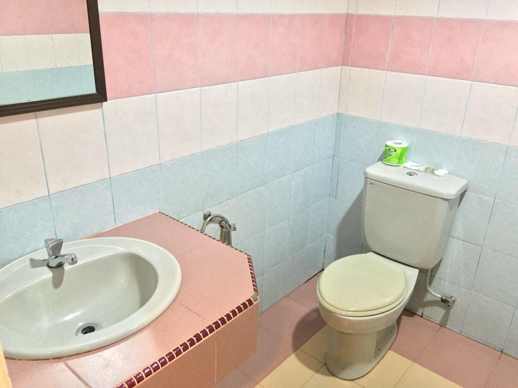 Adina Drive In Motel Λανγκάουι Εξωτερικό φωτογραφία